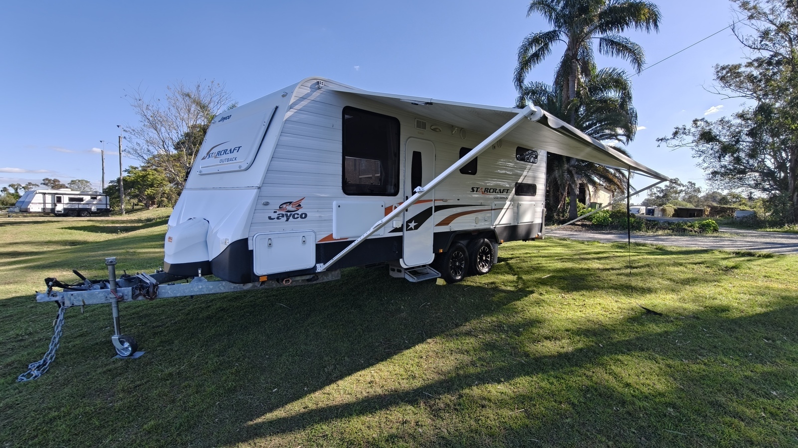 Family Escape Van – Sleeps 4 in Comfort photo 2