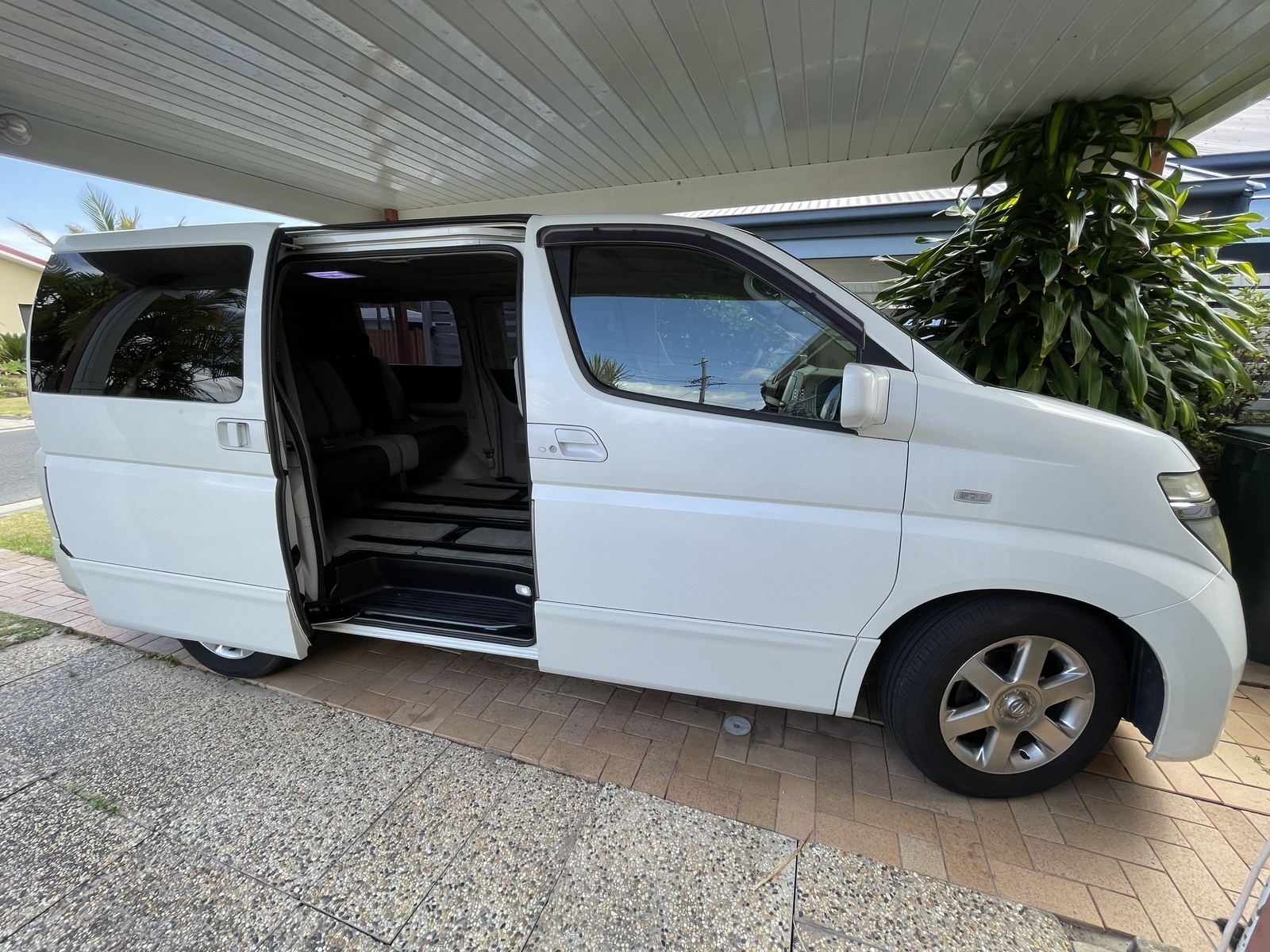 Elgrand Camper photo 14