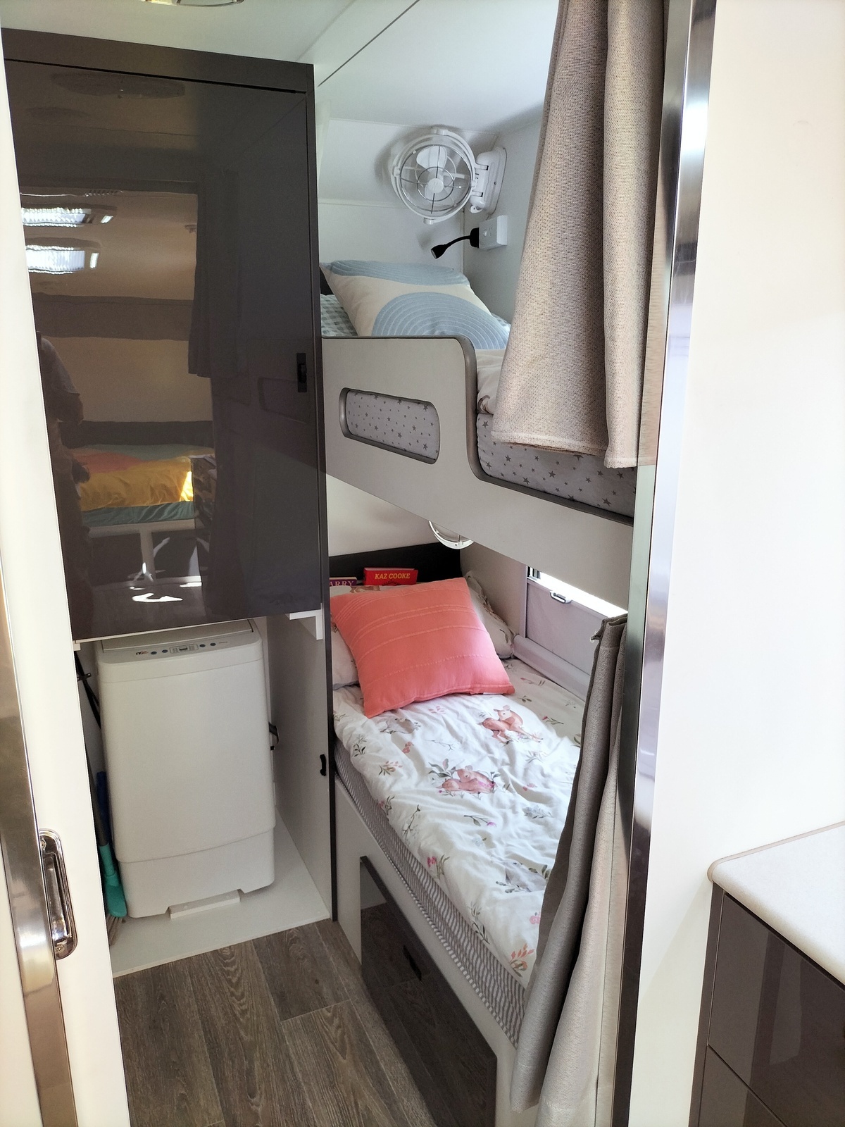 Thrill from the Hills - Light weight Family Caravan photo 6