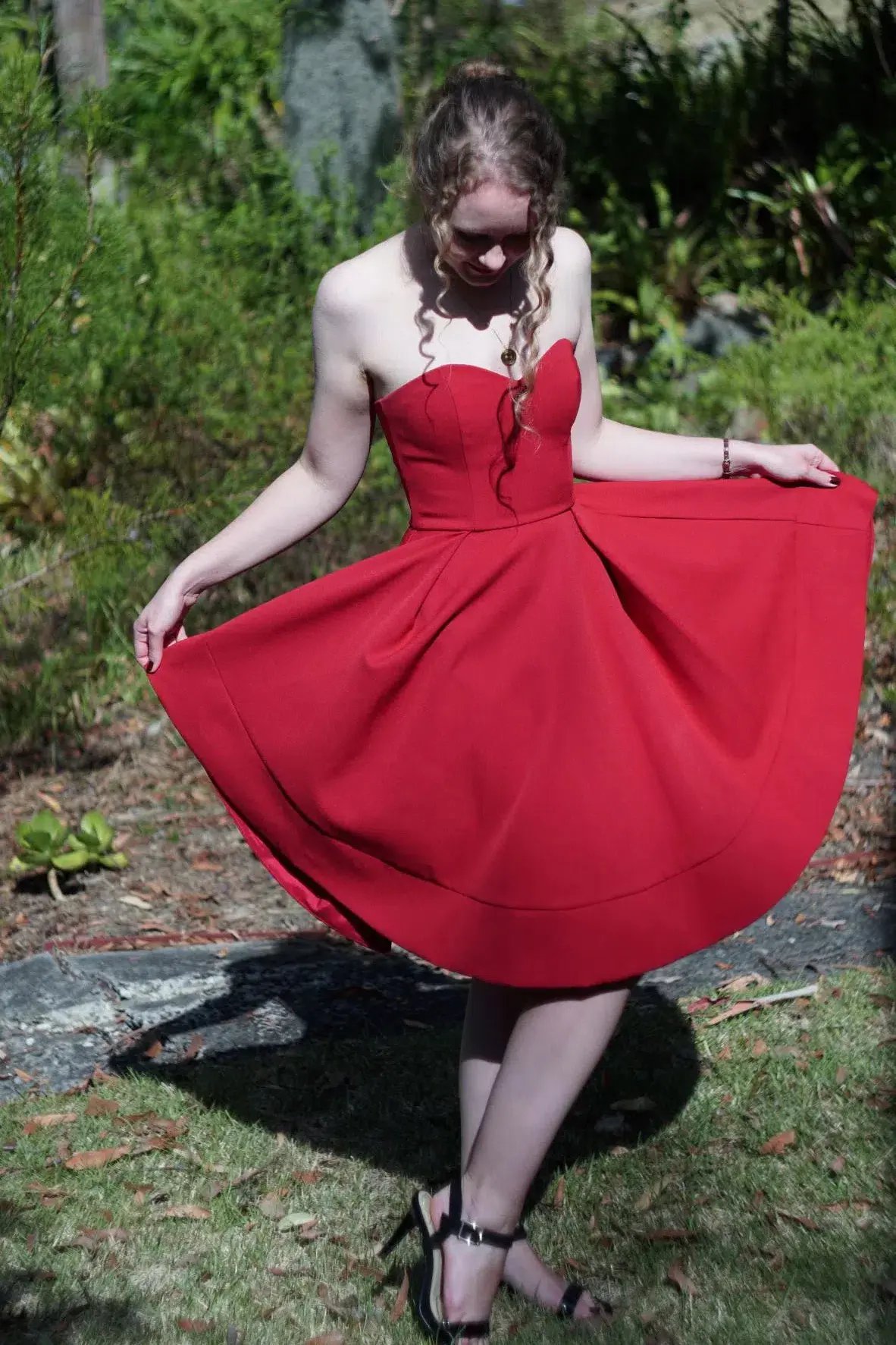 Pilgrim Midnight Chaos Dress in Red Size 6 photo 2