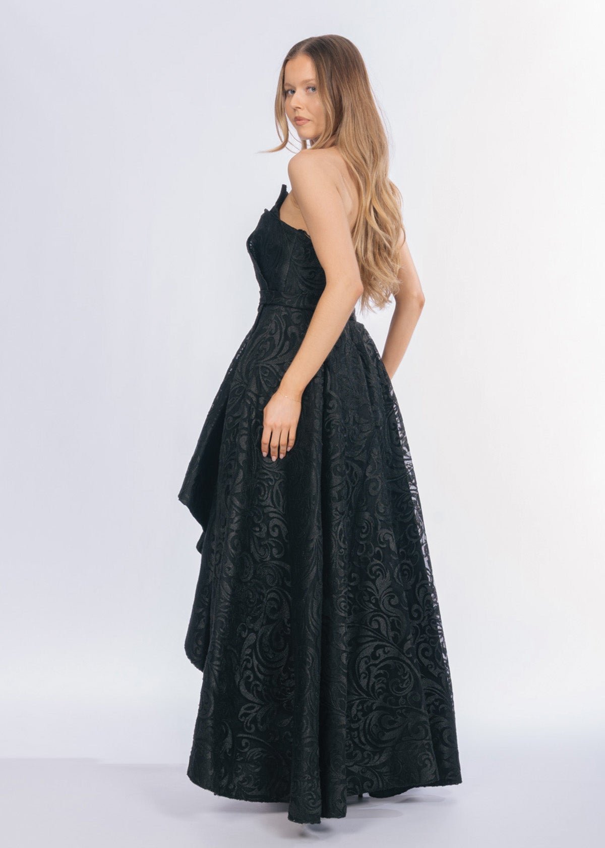 Scandal Gown in Black (J9076) photo 3