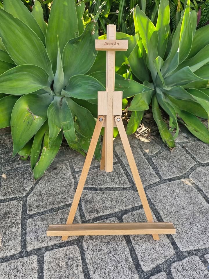 Easels for hire photo 2