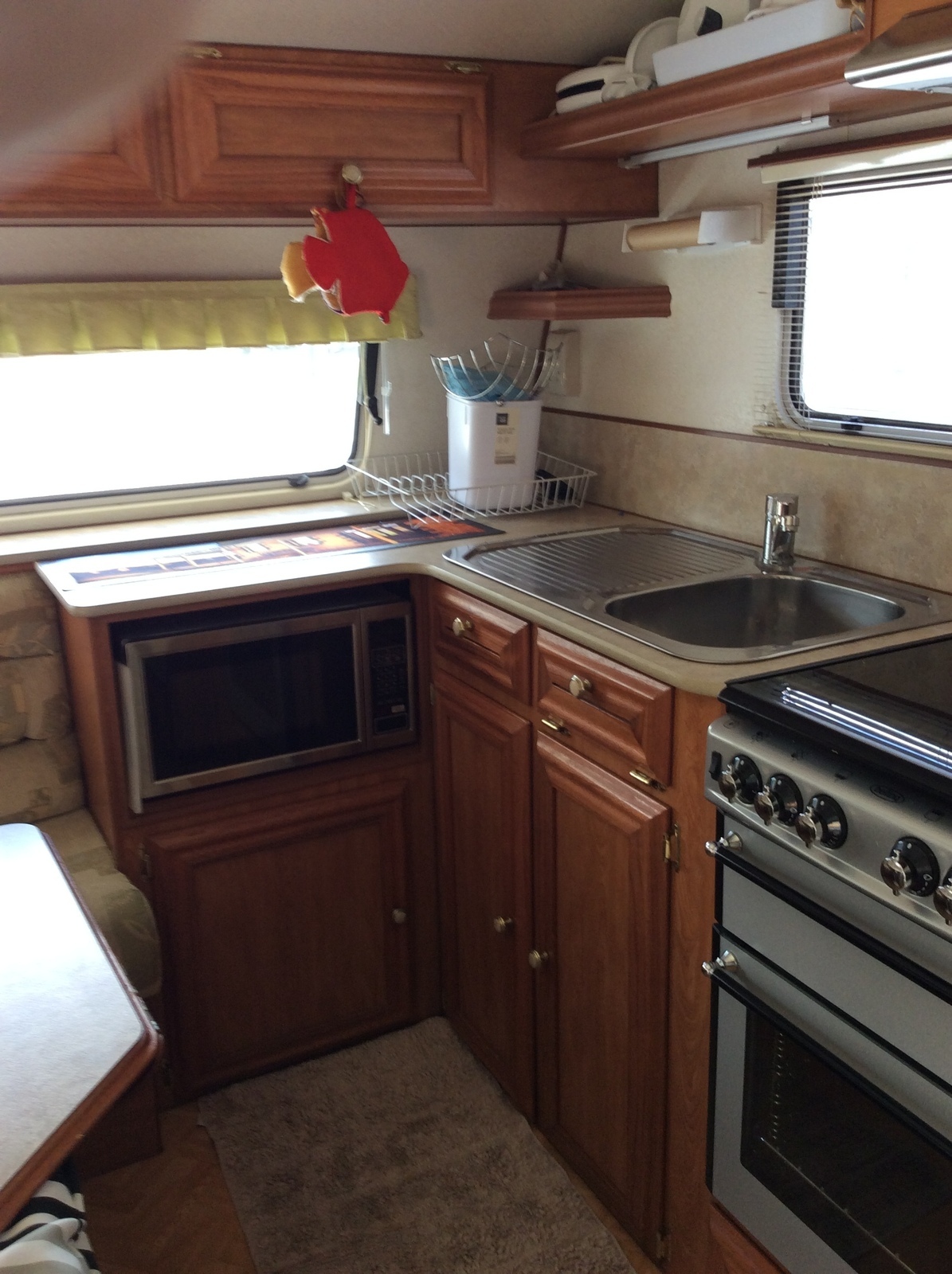 Great comfortable holday van photo 13