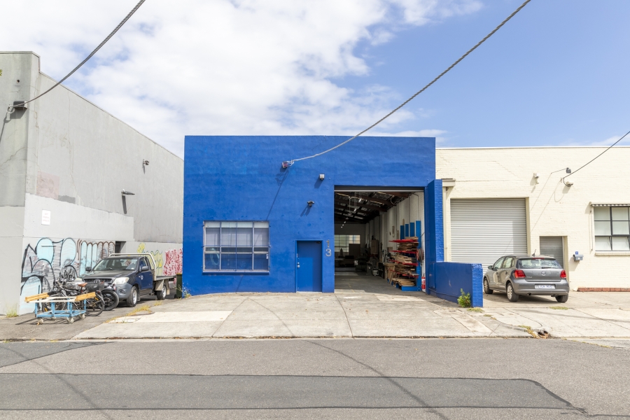 5x4m studio within larger woodworking factory photo 3