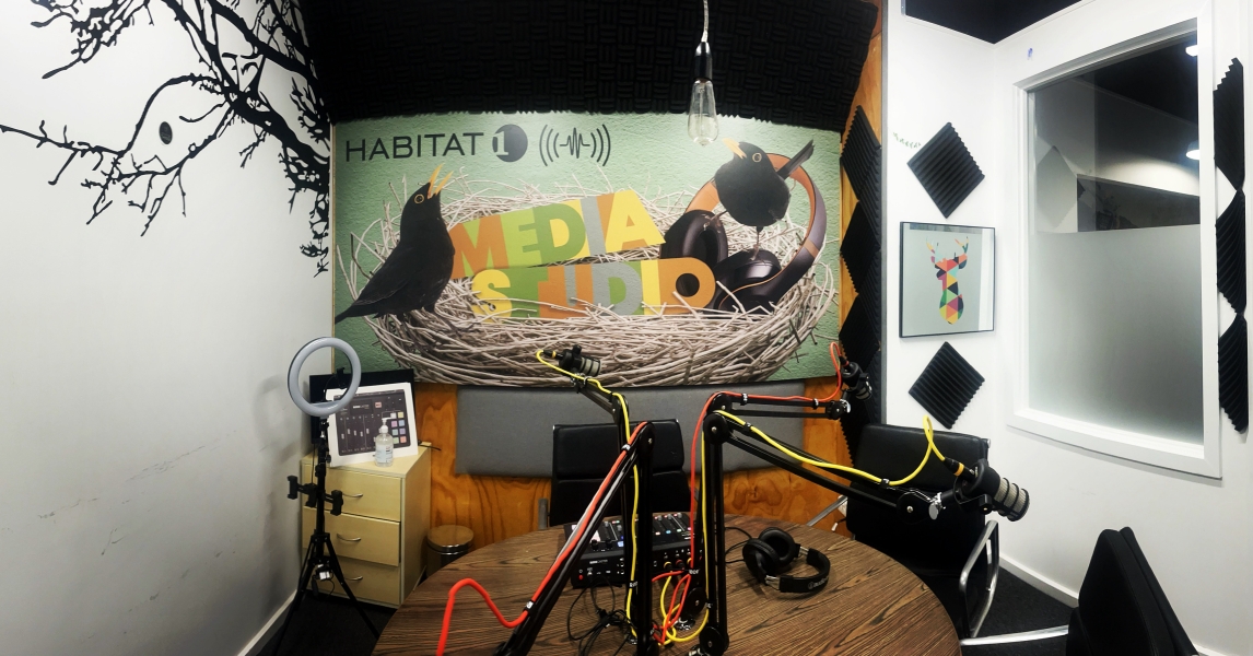 Podcast studio photo 4