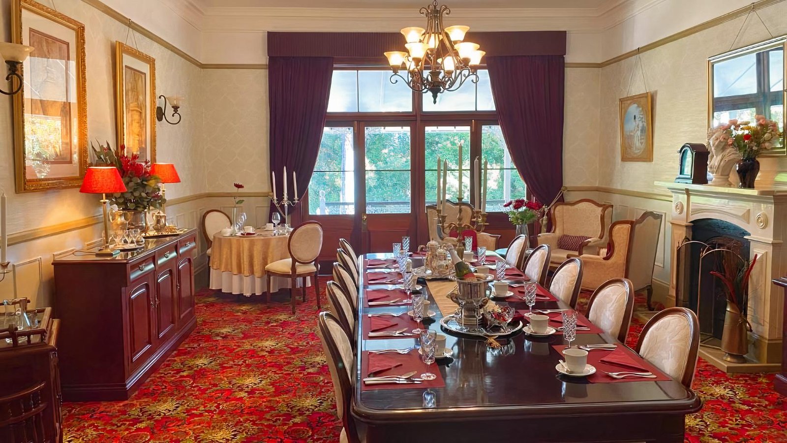 Chandelier Room at Bli Bli House Riverside Retreat photo 4
