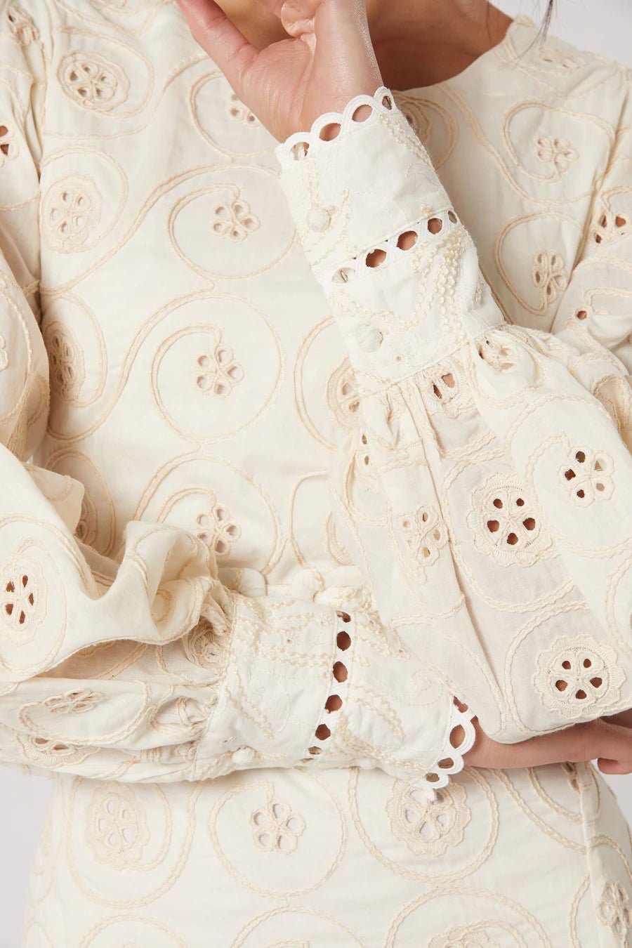 WINONA MAISON BELT DRESS - EMBROIDERED photo 6