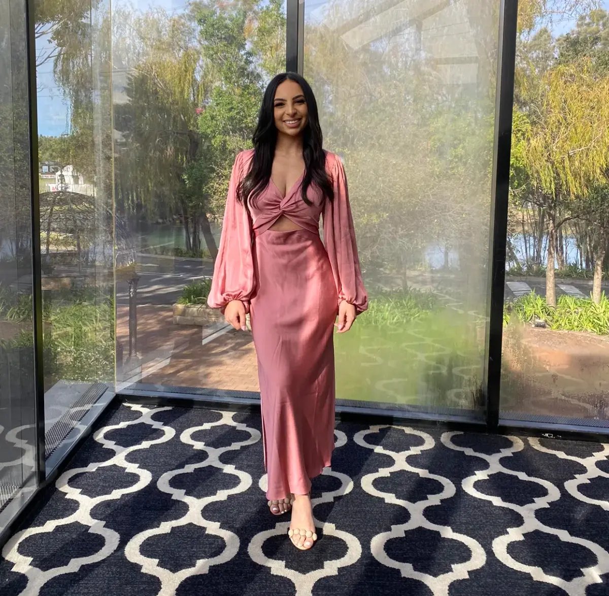 Shona Joy Luxe Twist Front Balloon Sleeve Midi Dress Pink Size 6 / XS photo 3