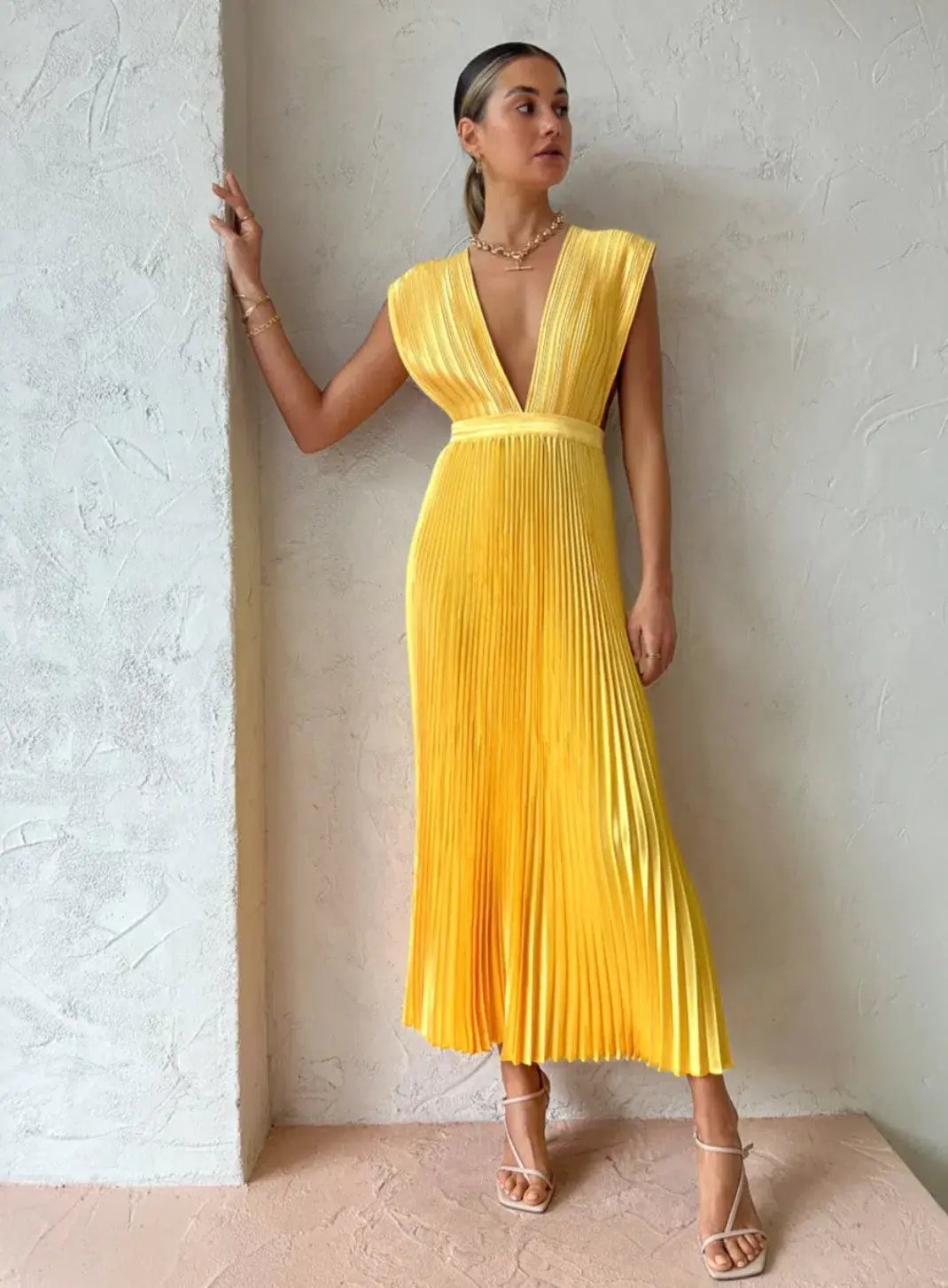 L'idée Gala Gown Canary Yellow Size AU 12 photo 2