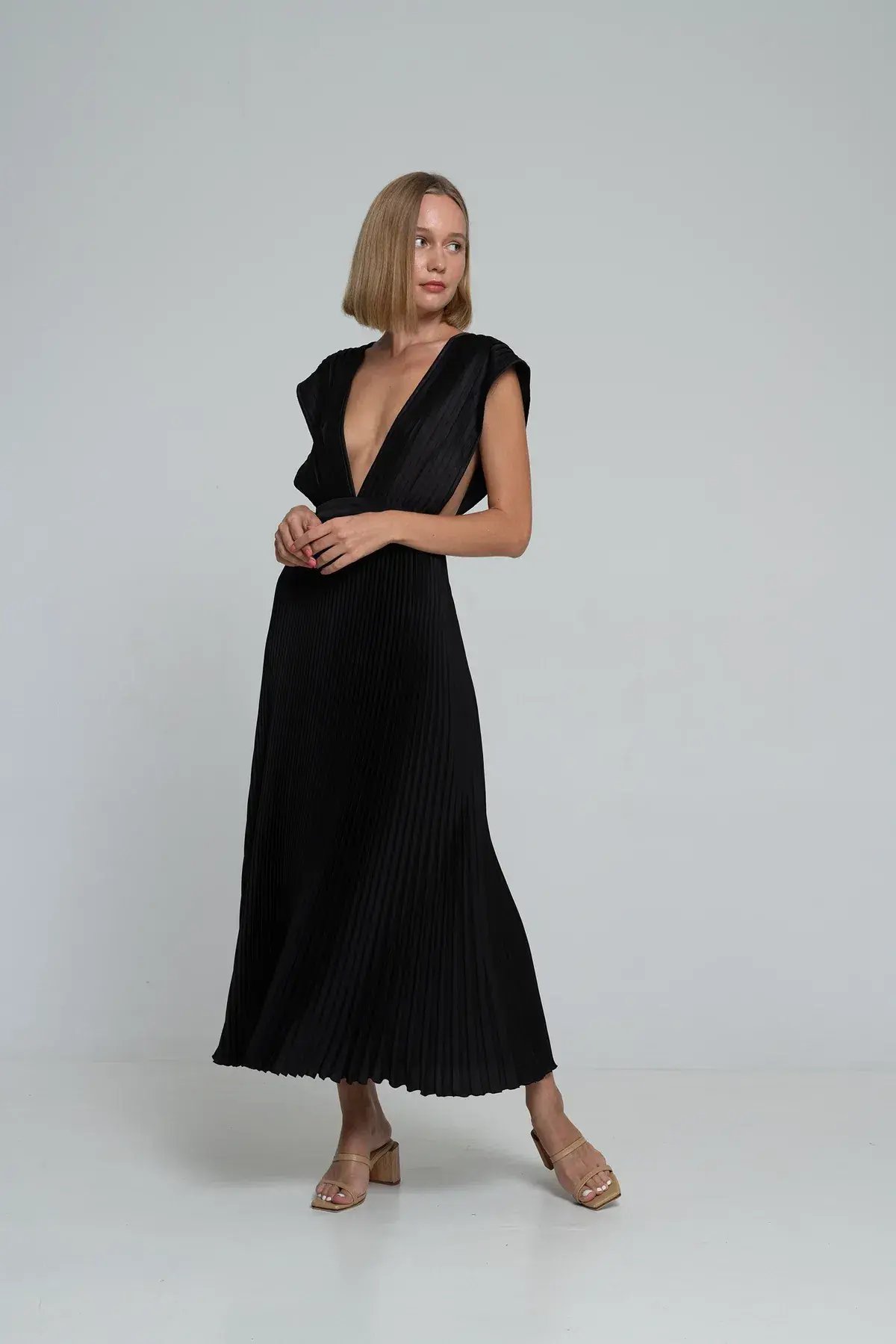 Lidee Gala Gown Noir Black Size 12 photo 4