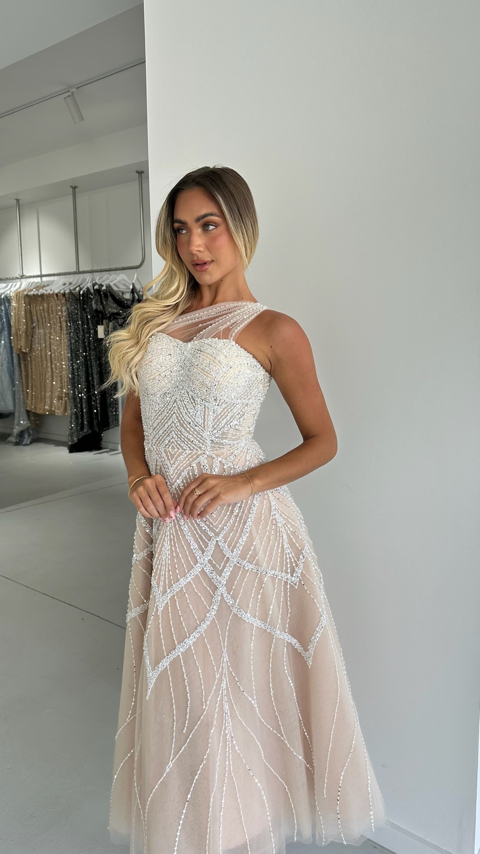 THE WINX MIDI DRESS NUDE photo 2