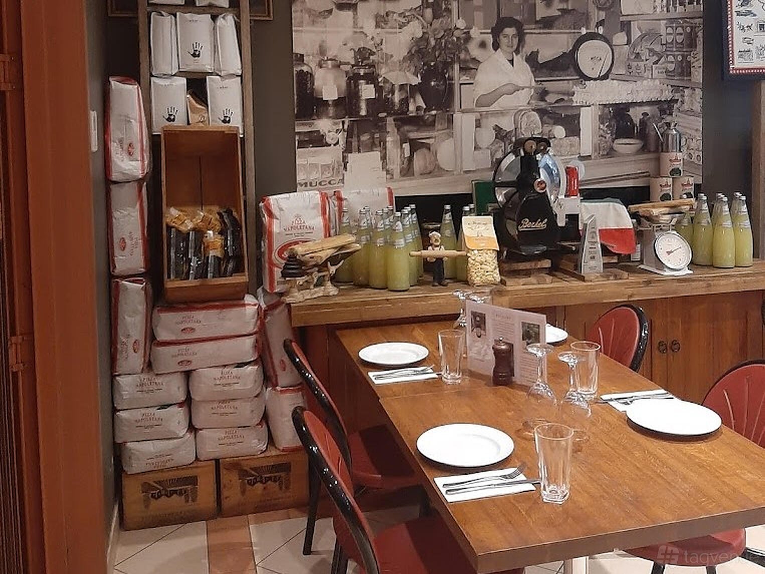 Entire Restaurant at Il Posto photo 2