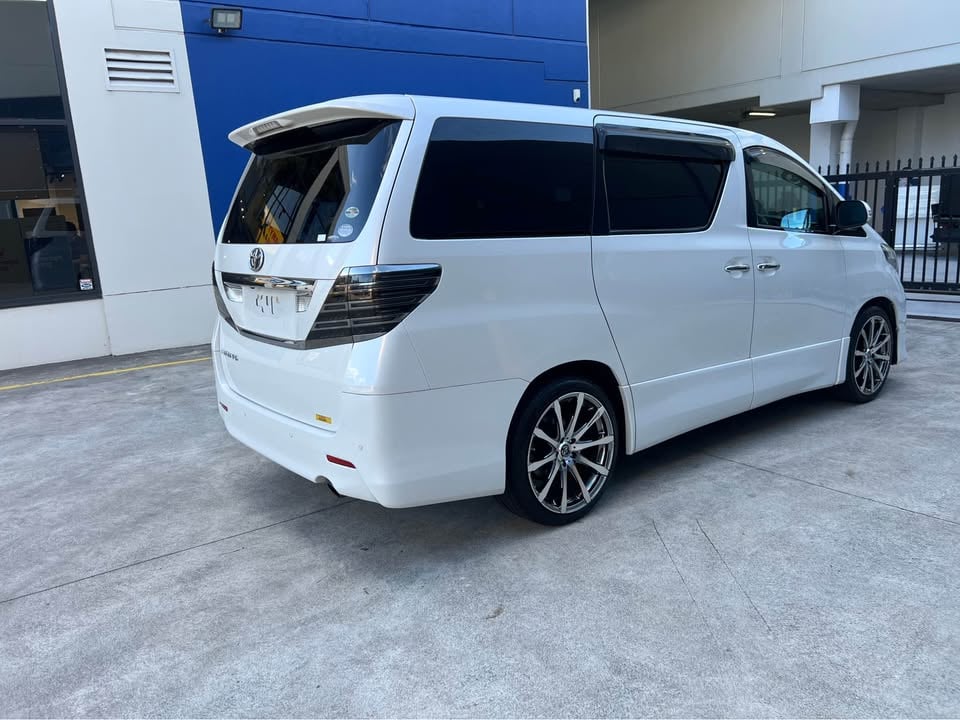 2012 Toyota Alphard for Hire photo 2