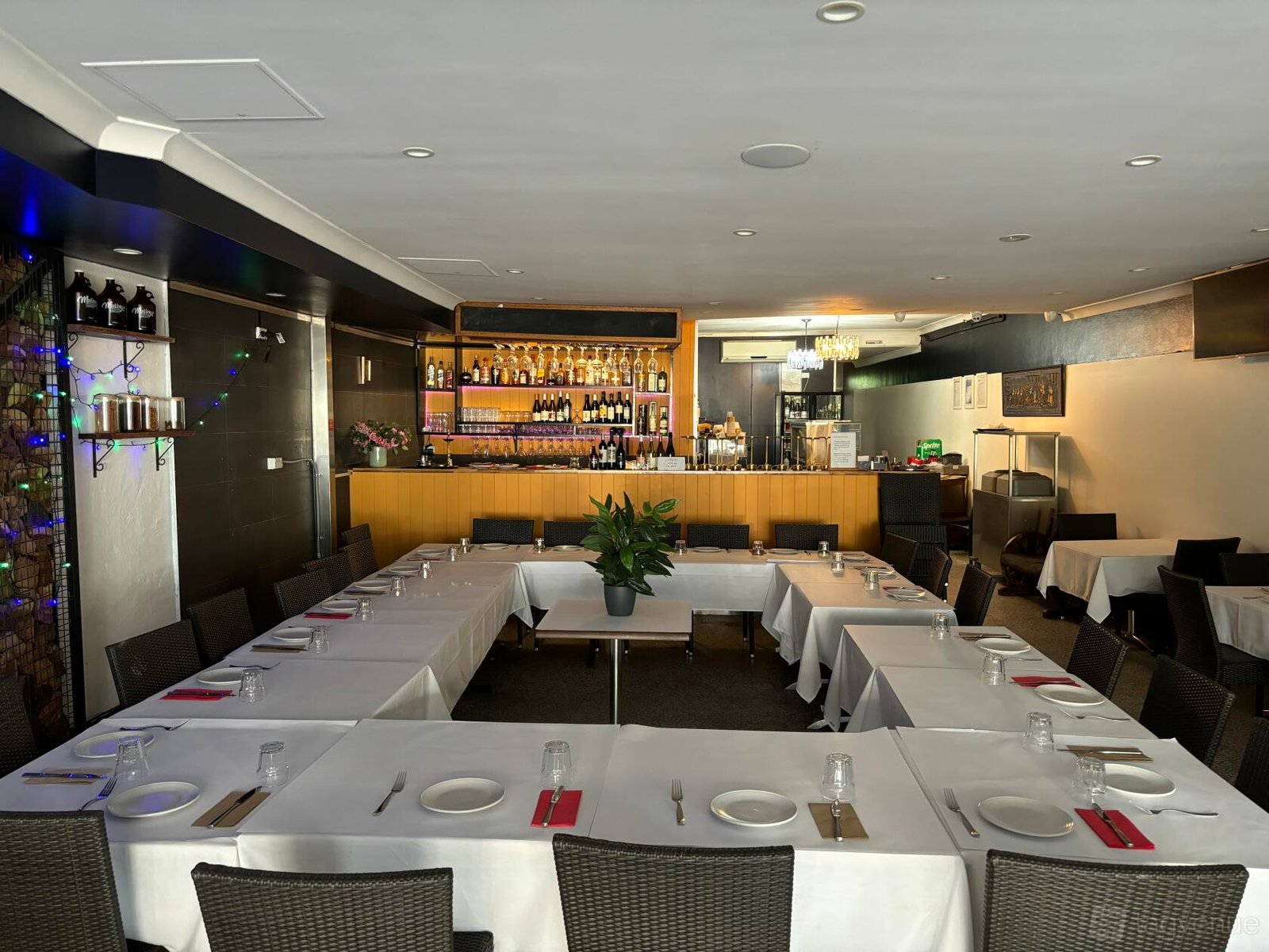 Entire Restaurant at Currywise photo 4