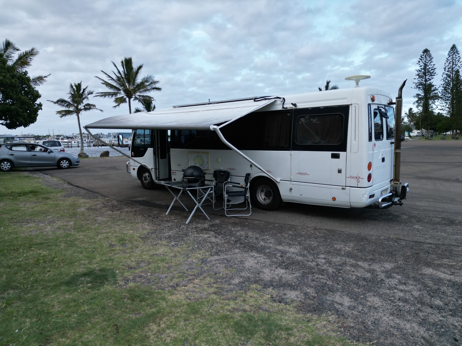 HIRE ME CAMPER photo 9