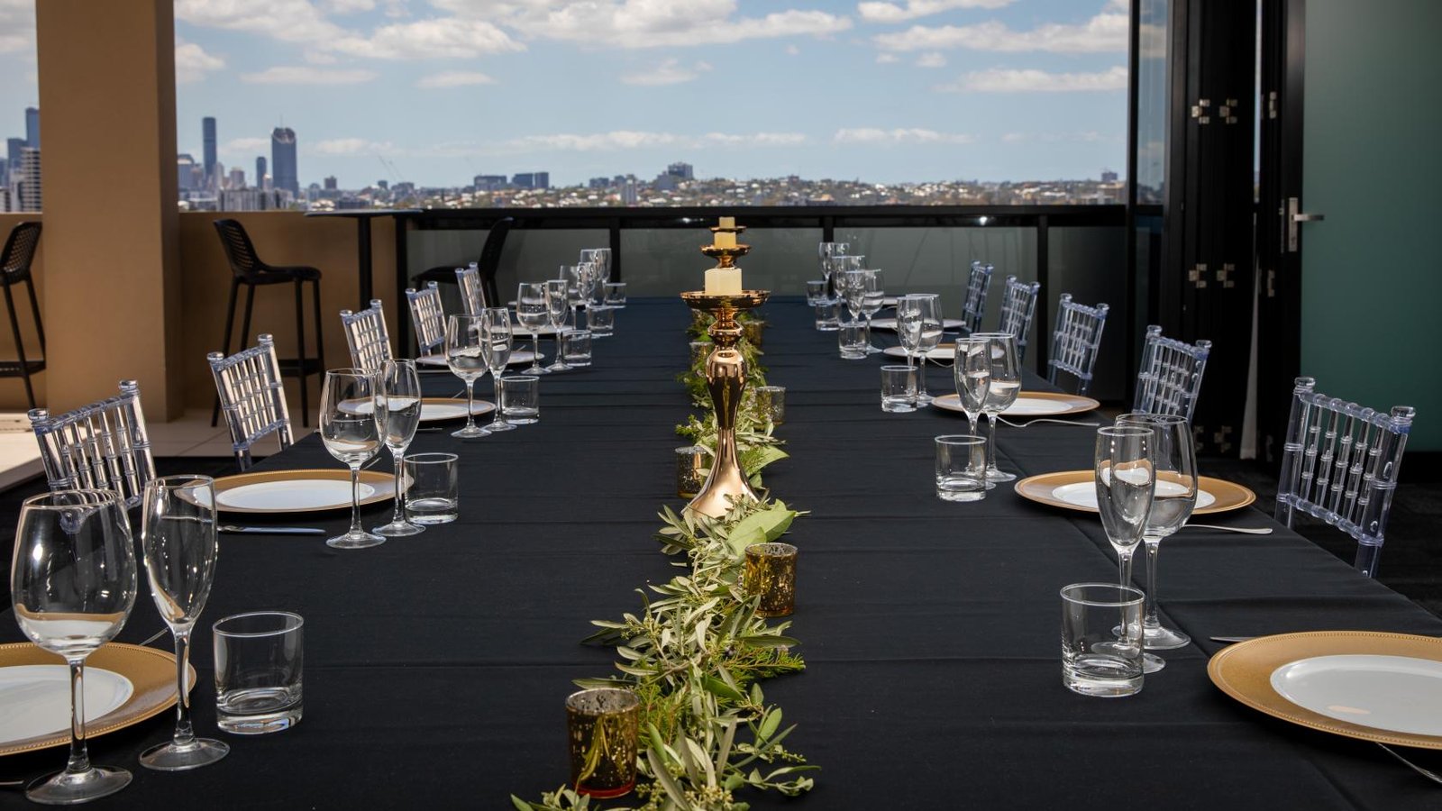 Conference Room at Essence Suites Taringa photo 11