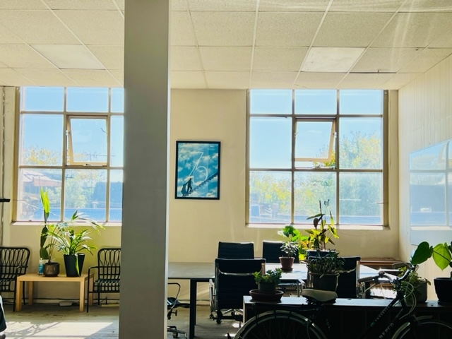 Desks available in bright coworking office space photo 5