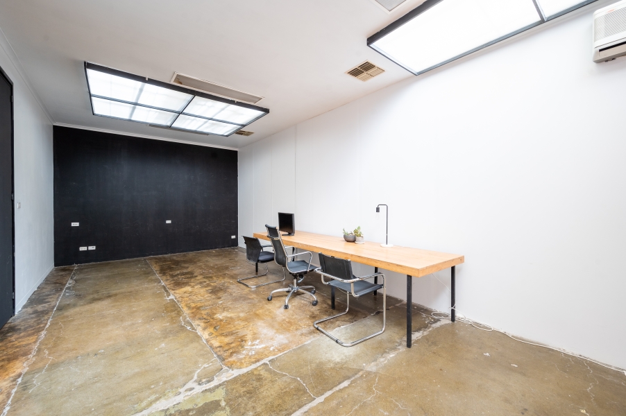 Large Private Studio photo 2