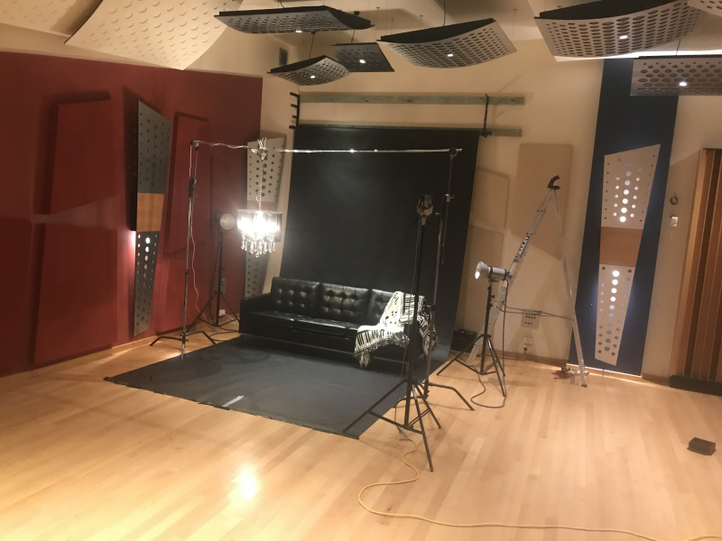 Urban jungle studios photo 10