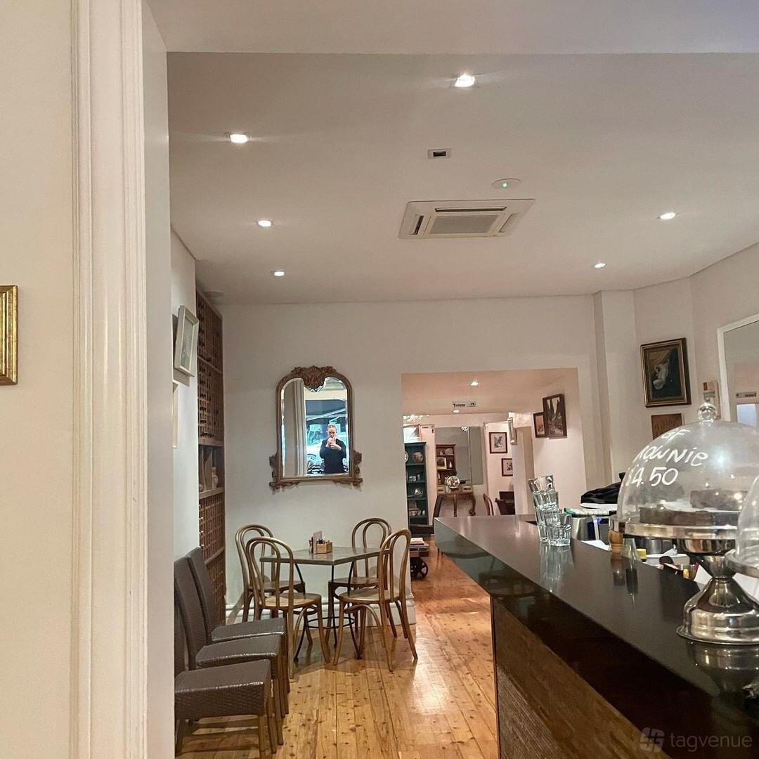 Main Dinning Room at Billi's Cafe photo 5