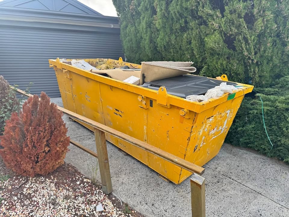 Skip bin hire all Melbourne photo 3