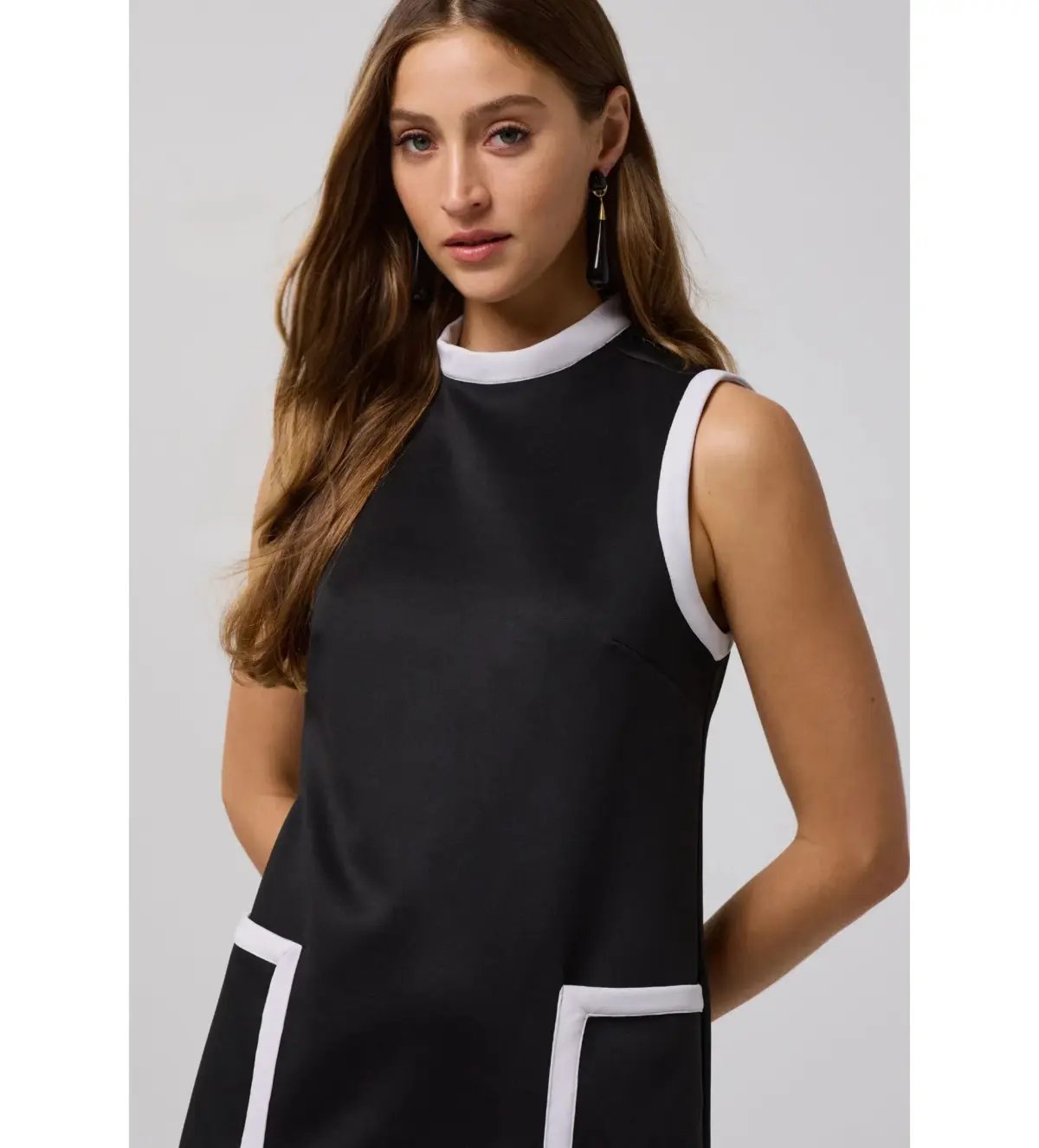 Chelsea St Chelsea Mini in Black with White Piping Size S / AU 8 photo 4