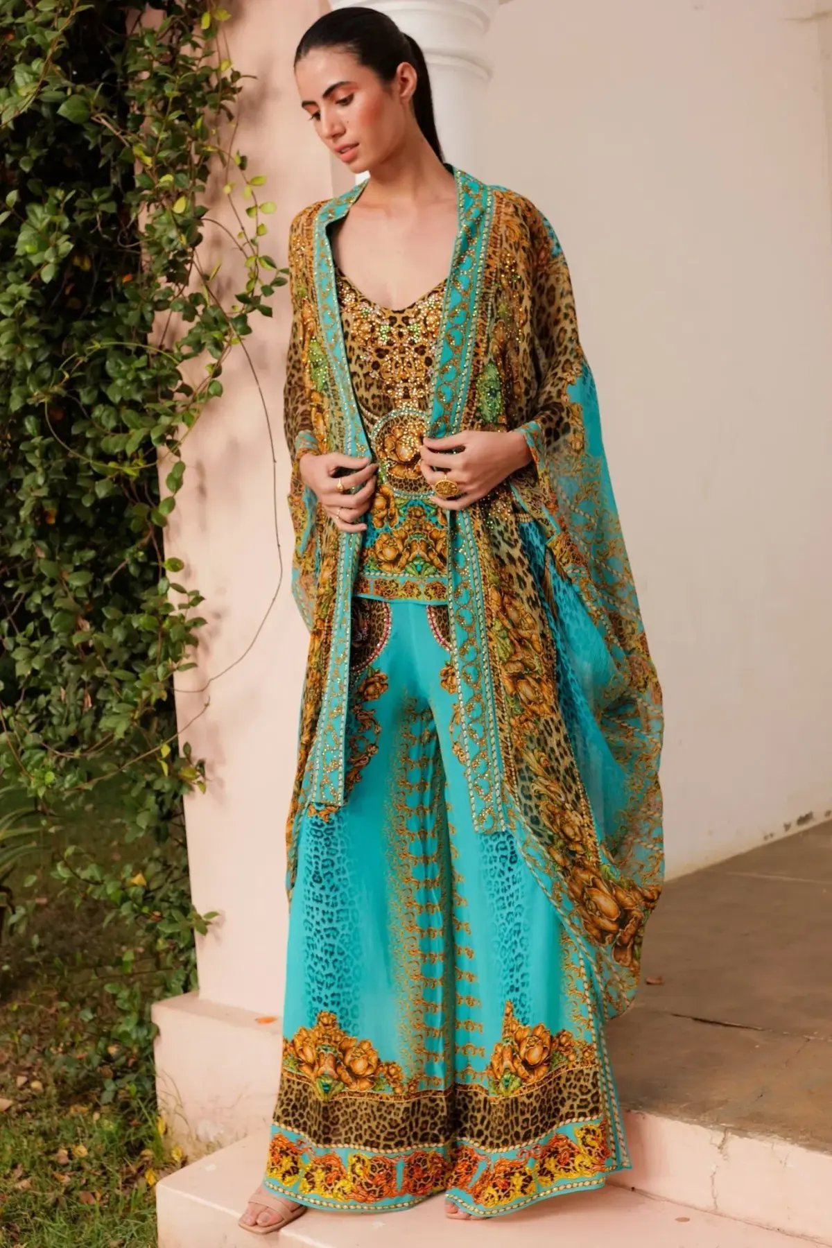 Czarina Aqua Leopardess Cape Blue One Size photo 2