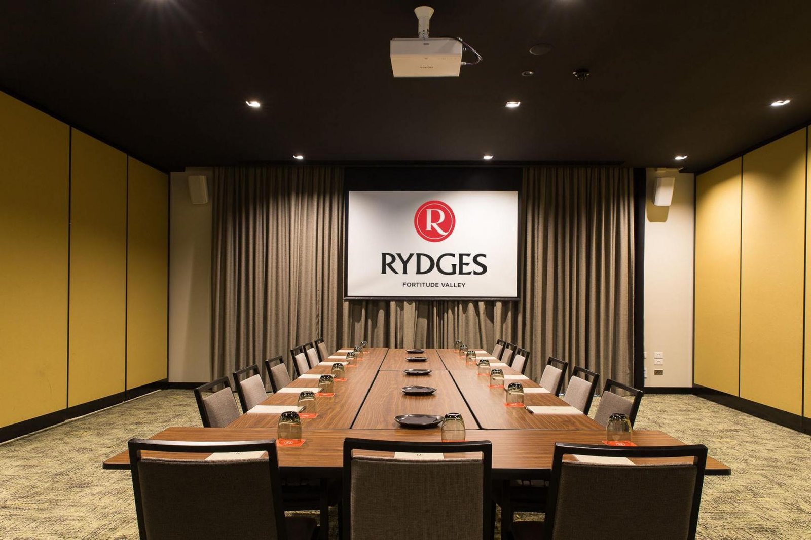 Podium 3 at Rydges Fortitude Valley Brisbane photo 2
