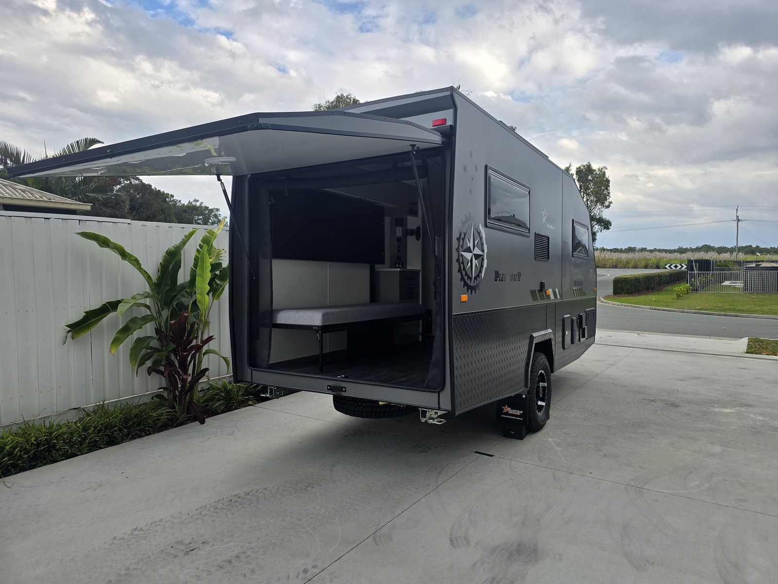2024 Toy Hauler photo 9