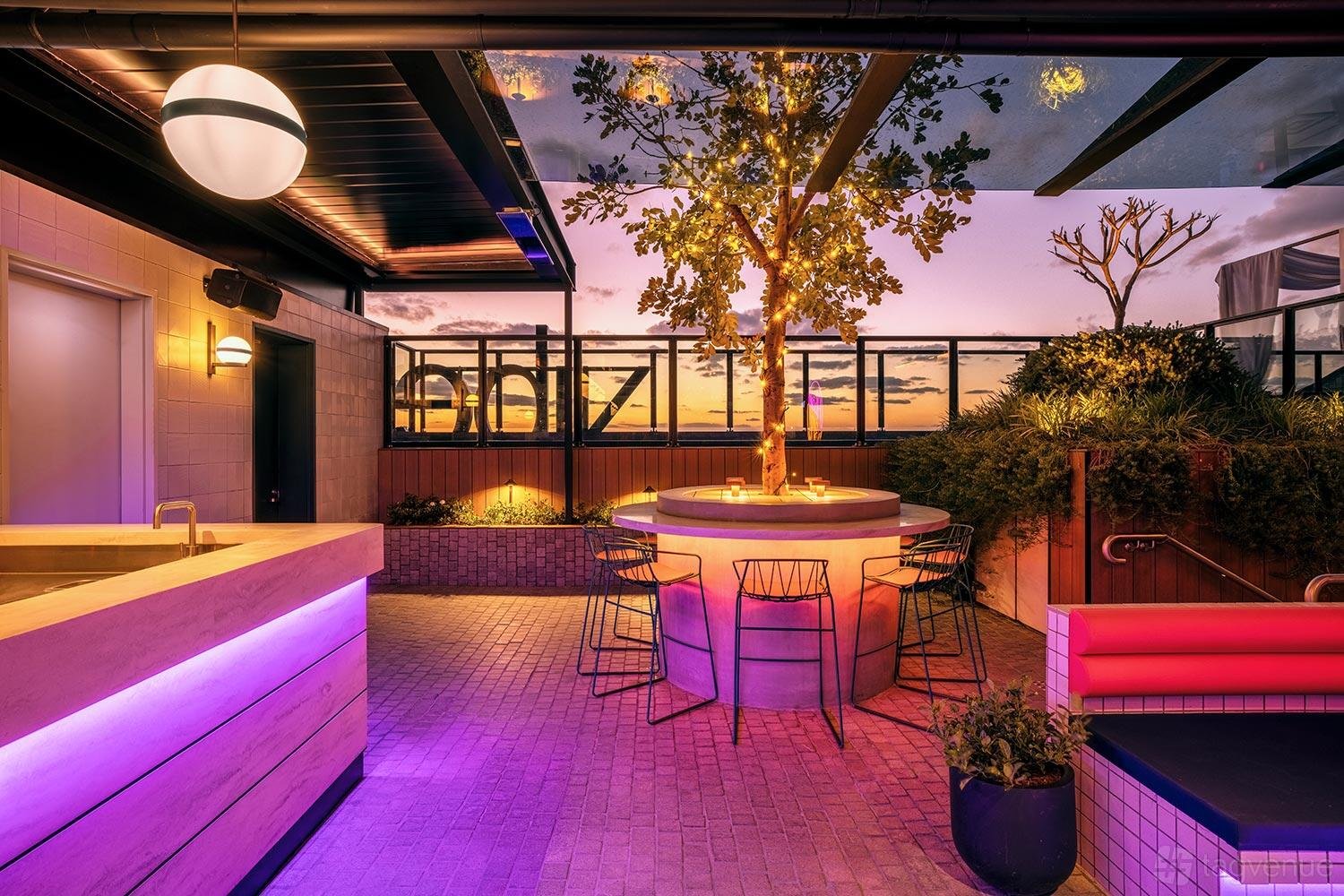 Above 319 at Vibe Hotel Sydney Darling Harbour photo 3
