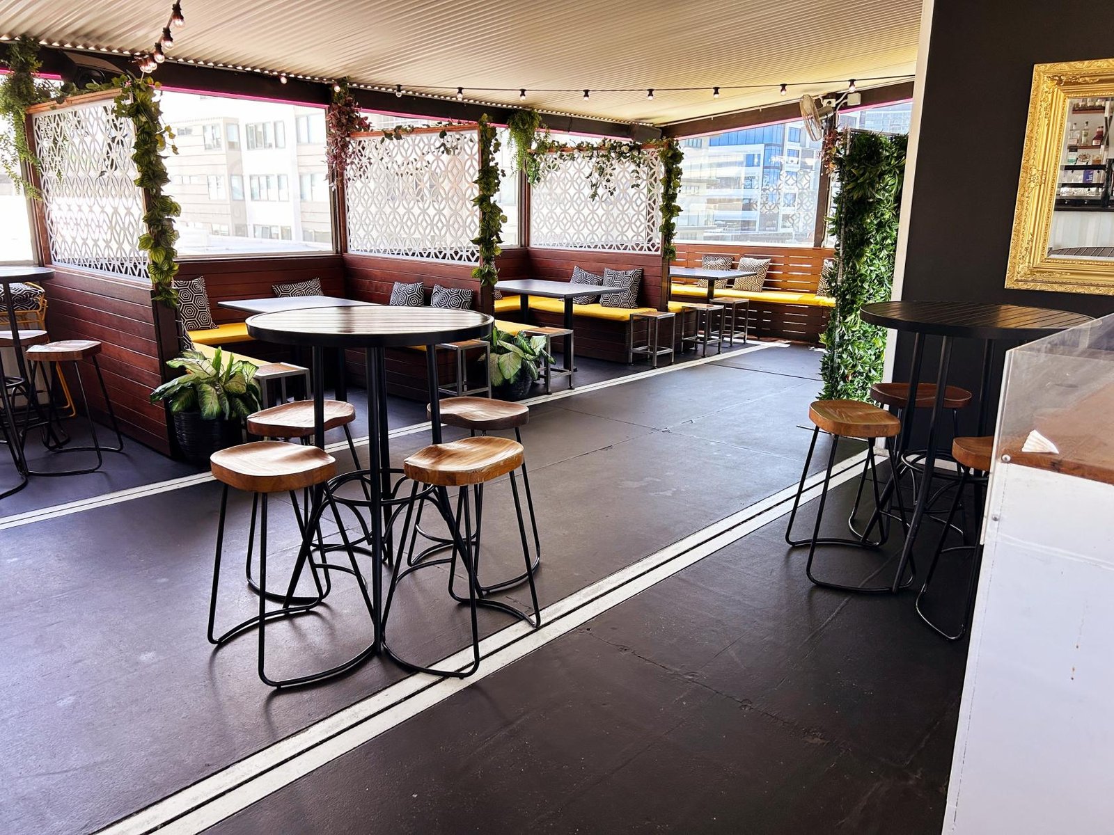 Breeze Bar at Summa House photo 10