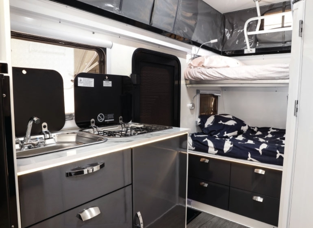 The Mighty Caravan photo 11