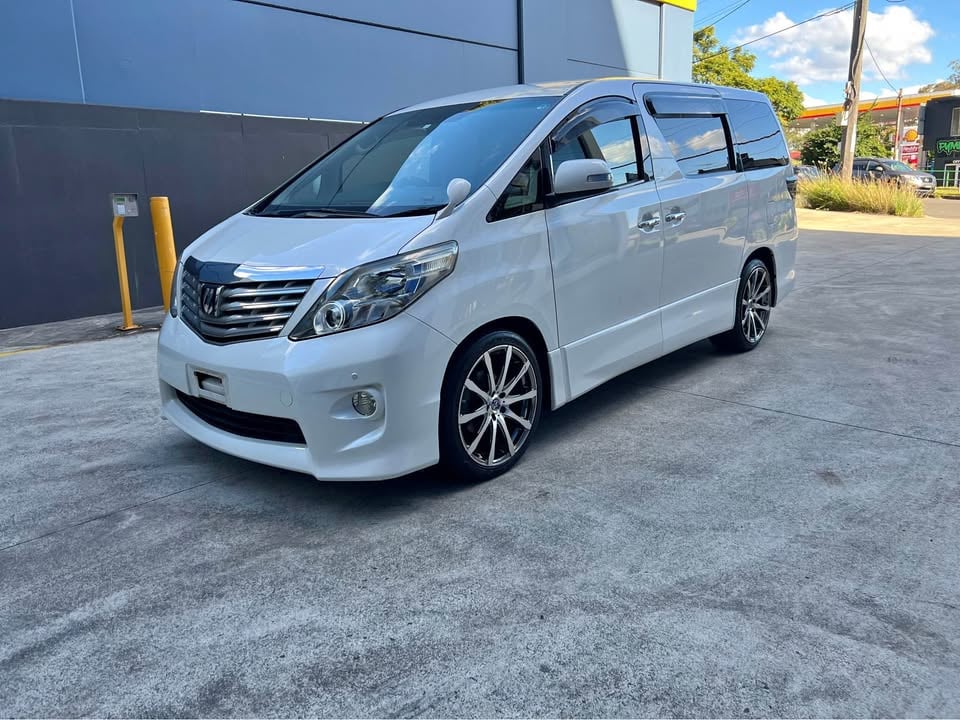 2012 Toyota Alphard for Hire photo 9