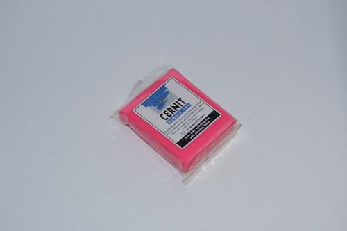 Cernit 922 Neon light 56g pink (fuschia)_0