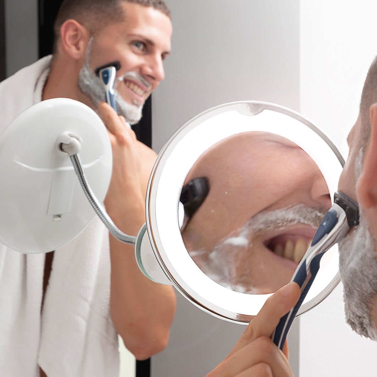 LED magnifying mirror with Flexible Arm and Suction Pad Mizoom InnovaGoods_31