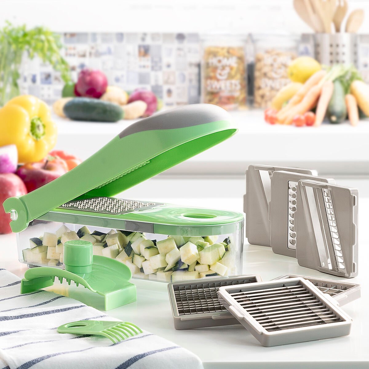 7 in 1 vegetable cutter, grater and mandolin with recipes and accessories Choppie Expert InnovaGoods_0