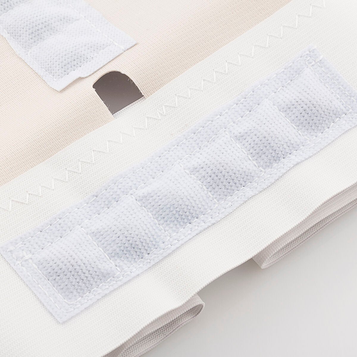 InnovaGoods Magnetic Back Support_12