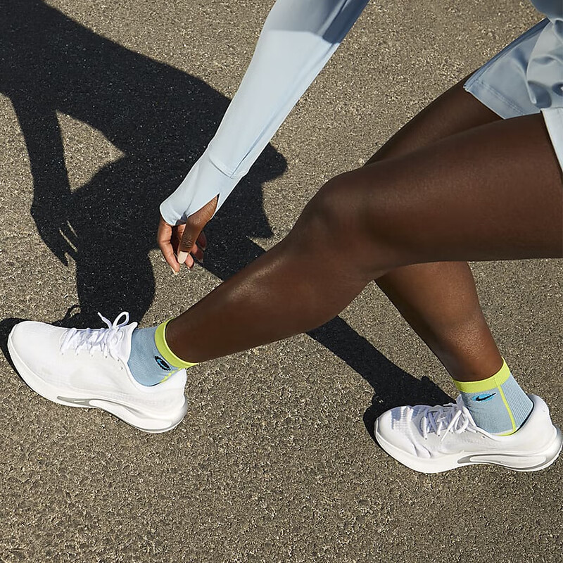NIKE JOURNEY RUN Women's Gray Running Shoes, Size 36.5_0