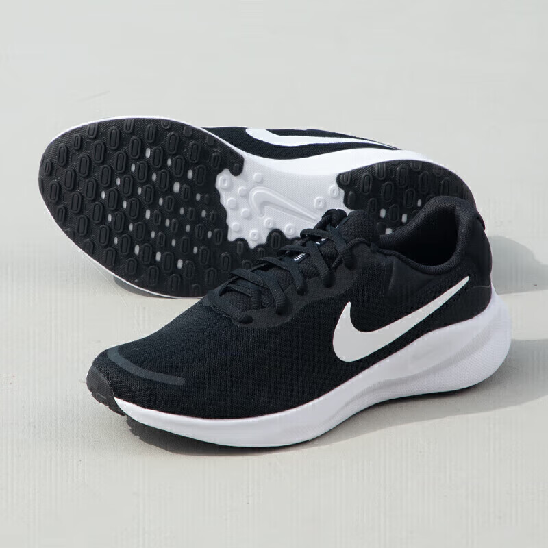 NIKE Revolution 7 Men's Wide Cushioned Running Shoes, Black & White, Size 44_0
