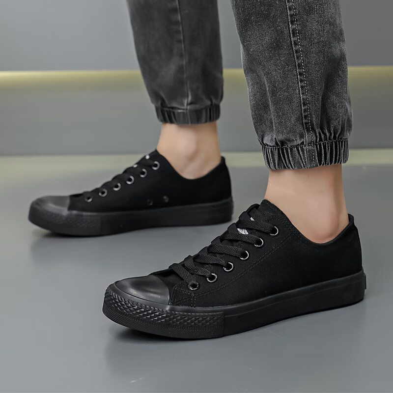 Warrior Unisex Canvas Lace-Up Low-Top Shoes