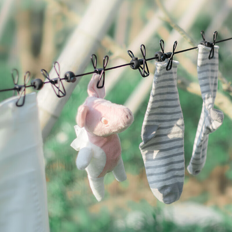 bananatrip travel clothesline with 12 clips