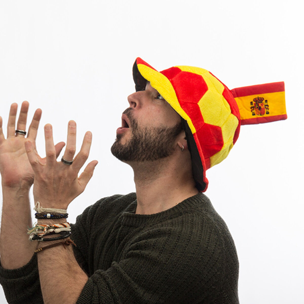 Football Hat with Spanish Flag Embellishment_0