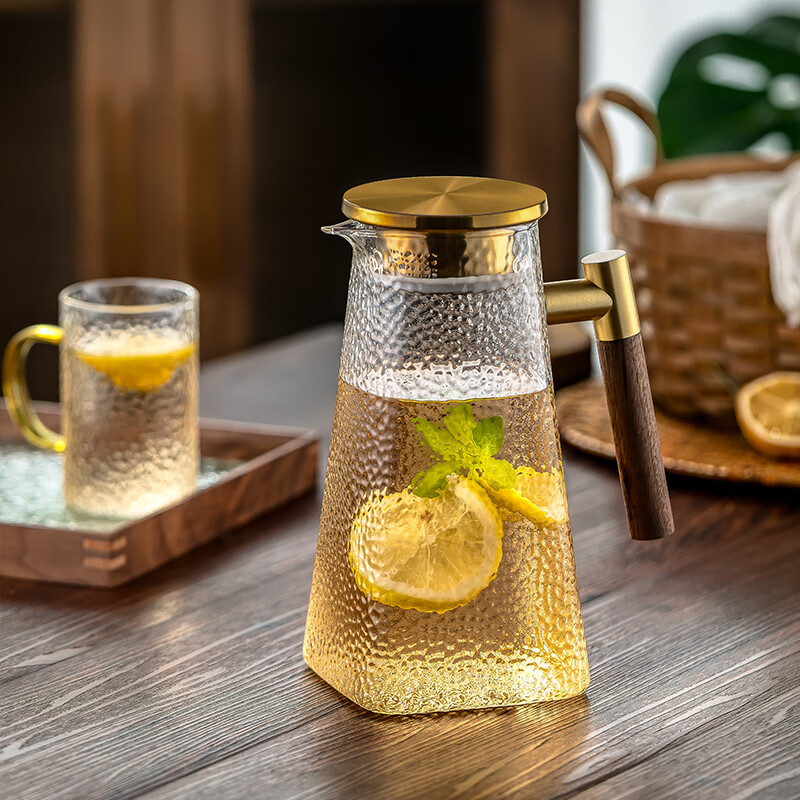 CRISTALGLASS Hammered Wood & Copper Handle Water Pitcher, 1500ML Heat-Resistant Glass Jug with Double Spout