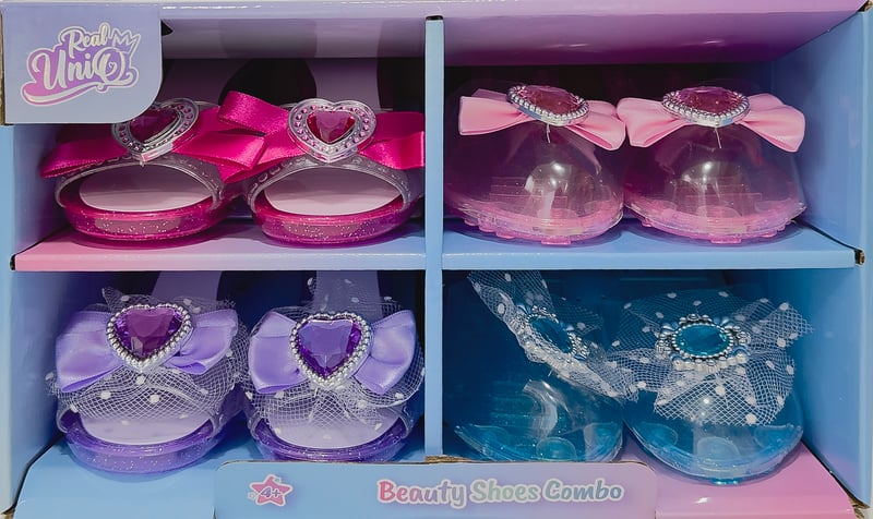 Real UniQ - Shoe Cabinet with 4 Pairs of Dress-Up Shoes - (30461)