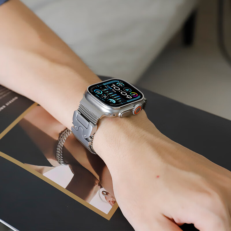MSSM Apple Watch Milanese Metal Band - Black