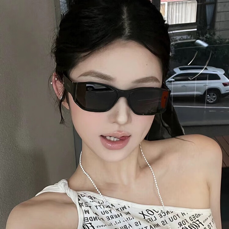AMORAYS Retro Cat Eye Sunglasses for Women
