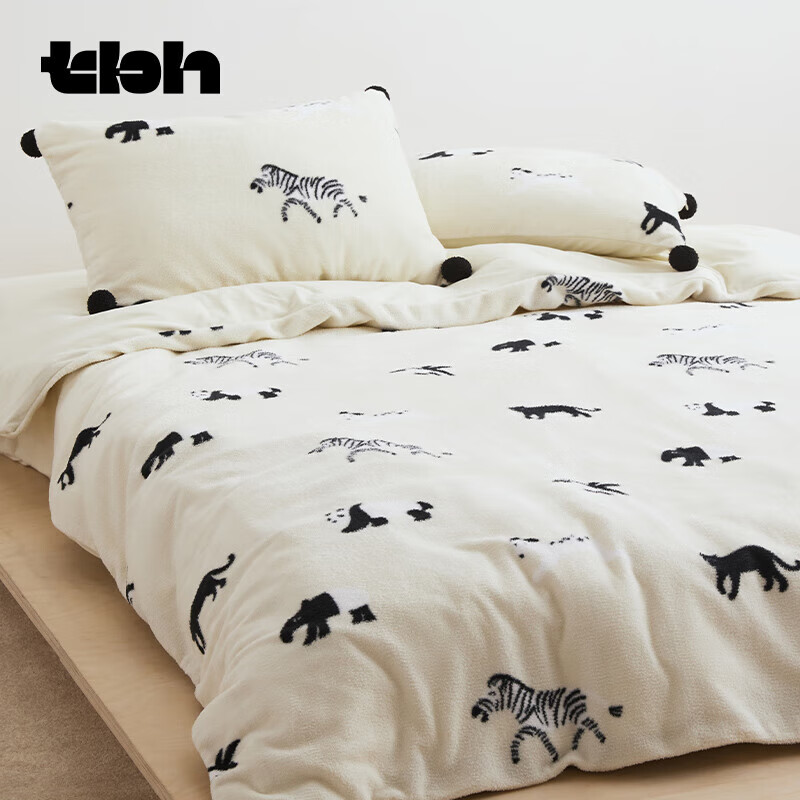 TBH Panda Flannel Bedding Set