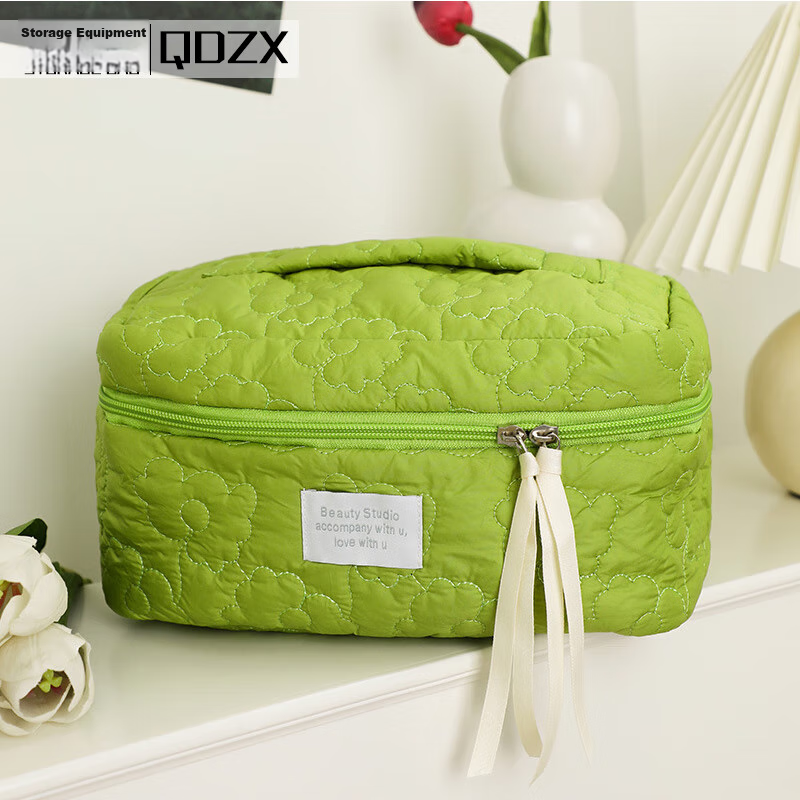 QDZX Cloud-Shaped Makeup Bag, Large Capacity Travel Bag