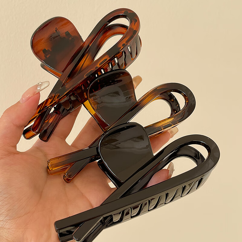 Huangjiama Fish Tail Hair Clip - Amber Elegance
