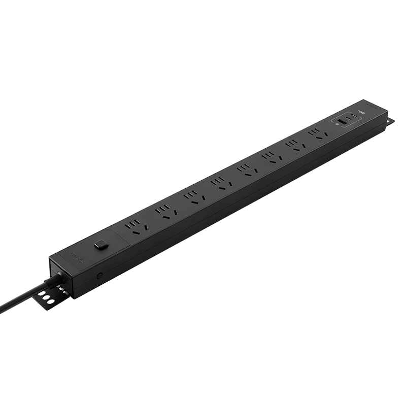 BULL PDU Desktop Overload Protection 8-Outlet Power Strip